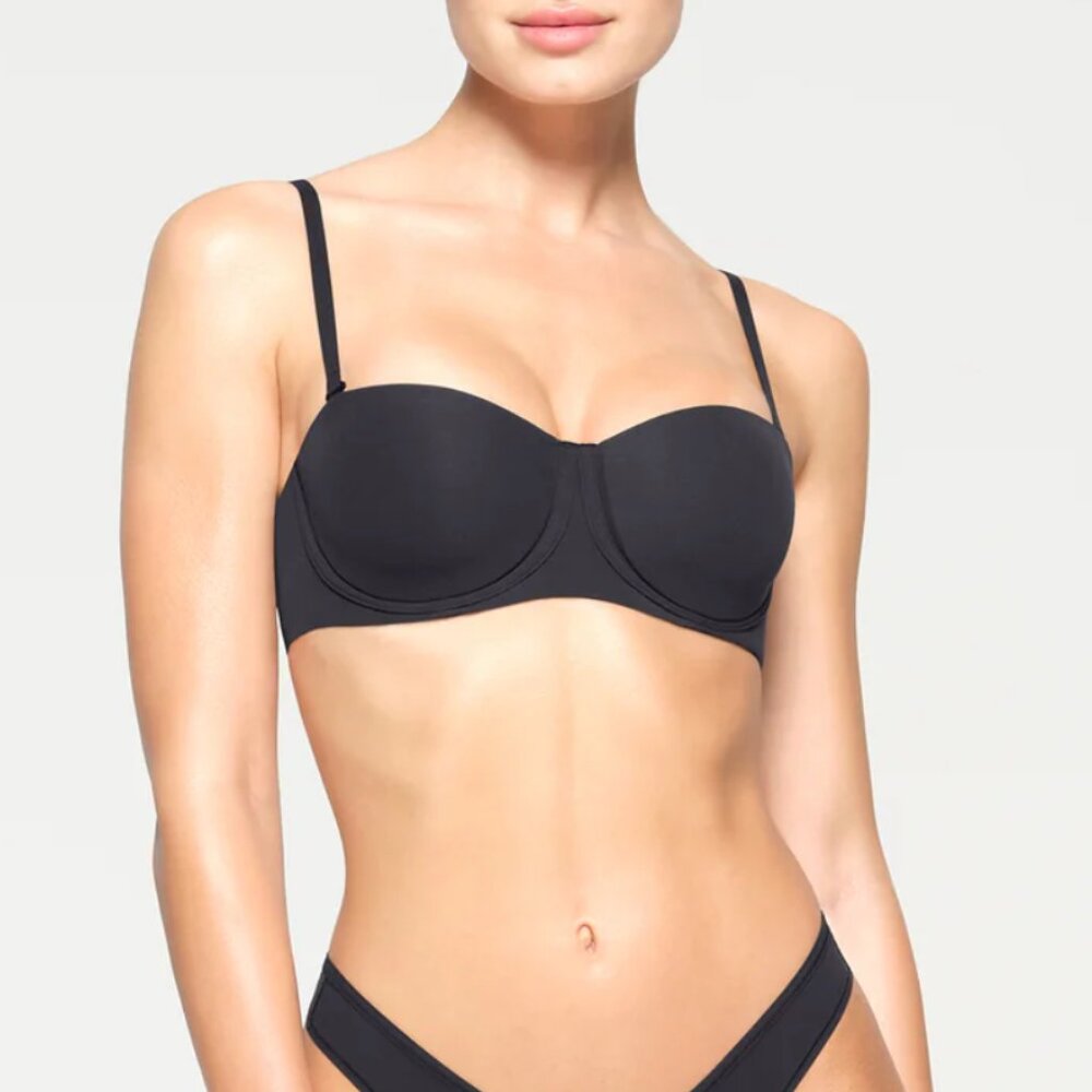 NWT SKIMS Fits Everybody Strapless Convertible Bra Onyx size 34A‎ - Picture 4 of 8